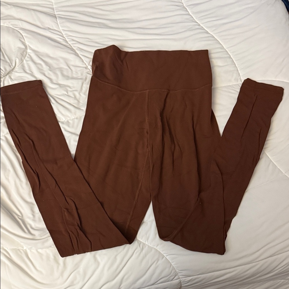 Aritzia TNAButter Leggings